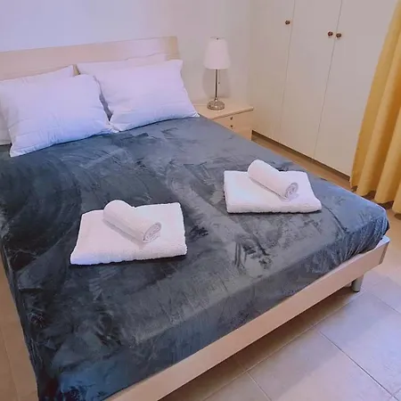 Camelia Apartment *