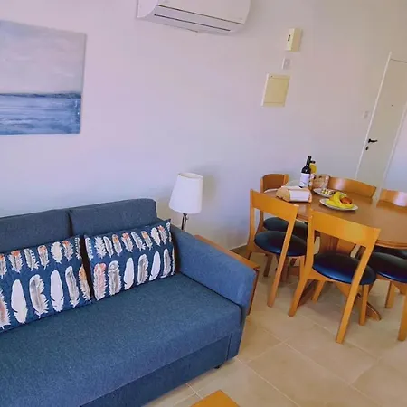 Camelia Apartment *